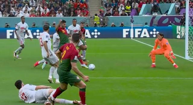 1670357675383061281.jpg 7654576476544765.jpg